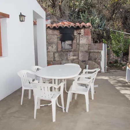 Vivelorural Abuela Maria 3, Garden & Pool